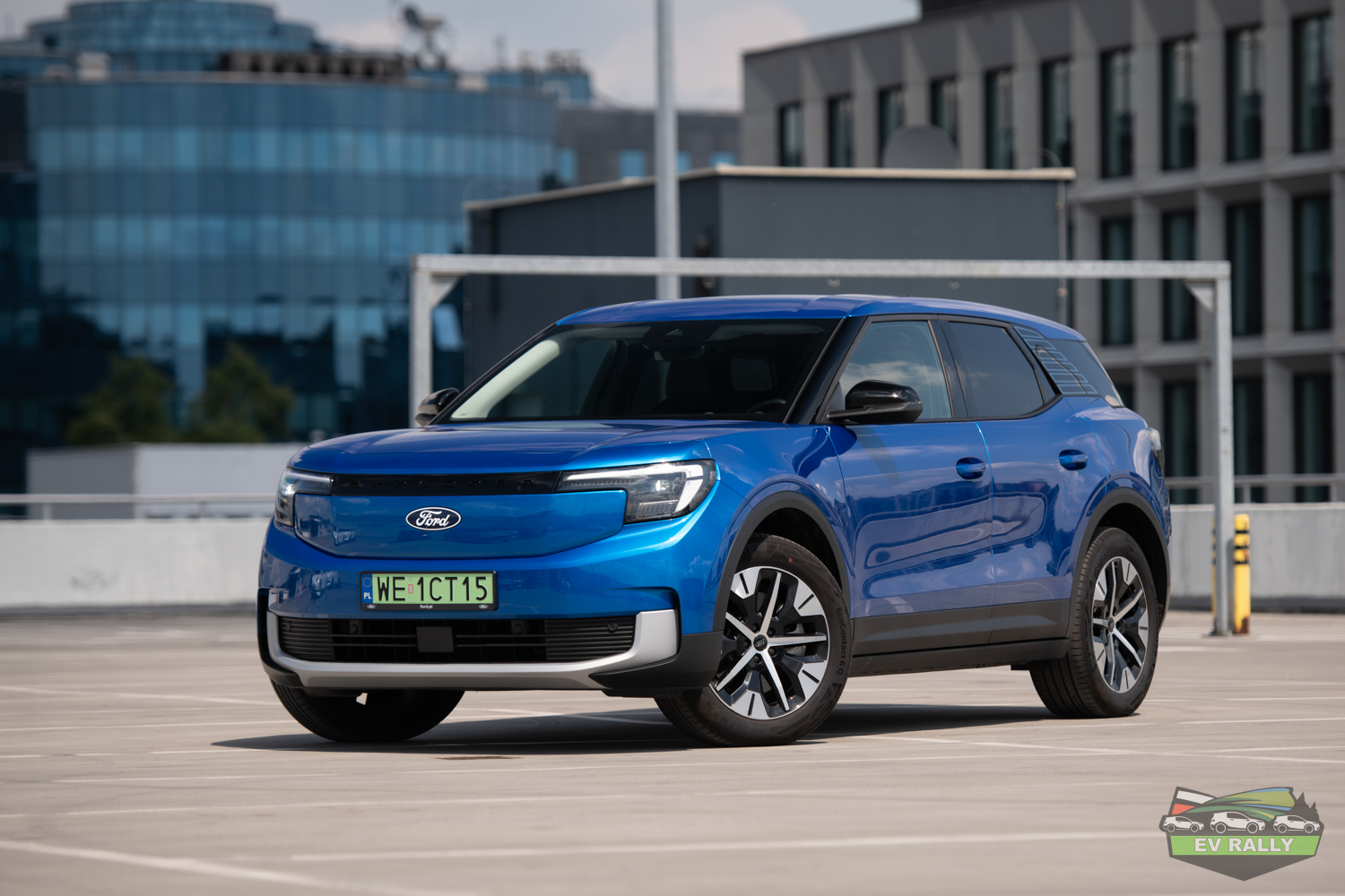 Ford Explorer — zdjęcie auta w teście EV Rally